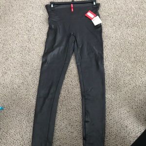 Spanx Black faux leather leggings size large NWT